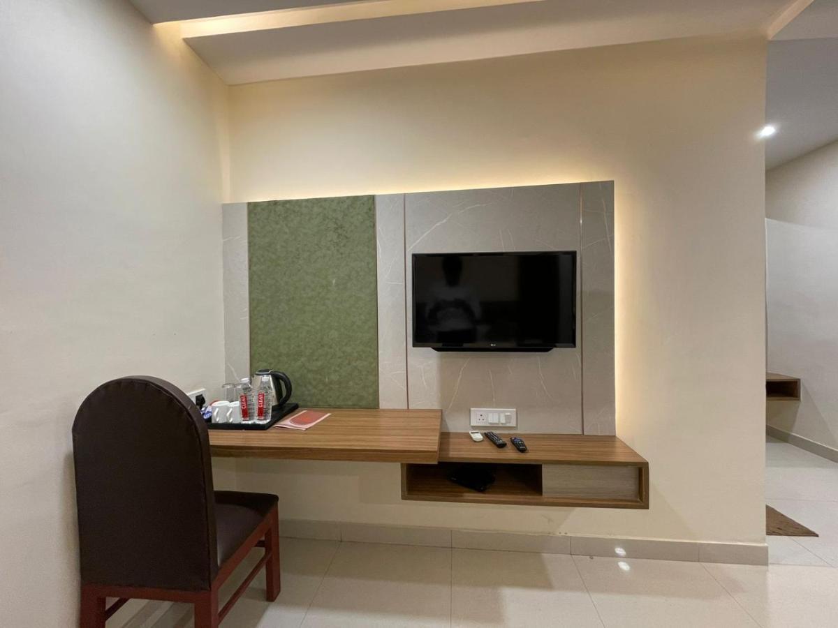 Hotel Santoor Waranasi Zewnętrze zdjęcie