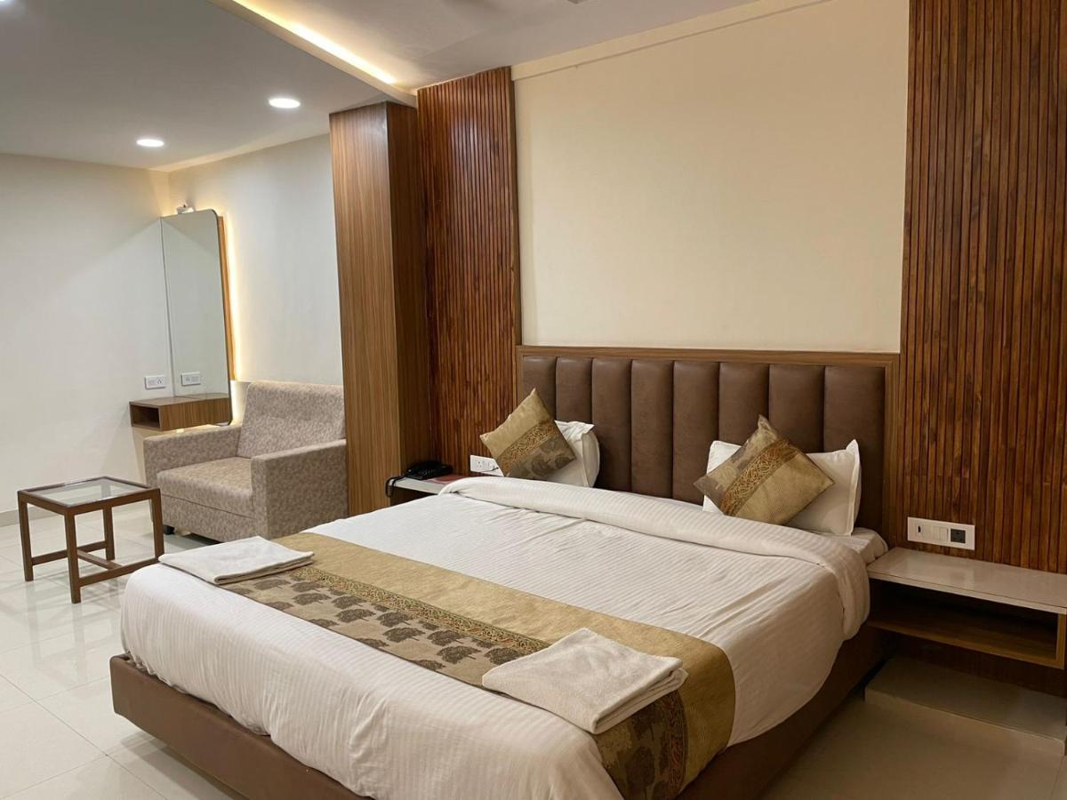 Hotel Santoor Waranasi Zewnętrze zdjęcie