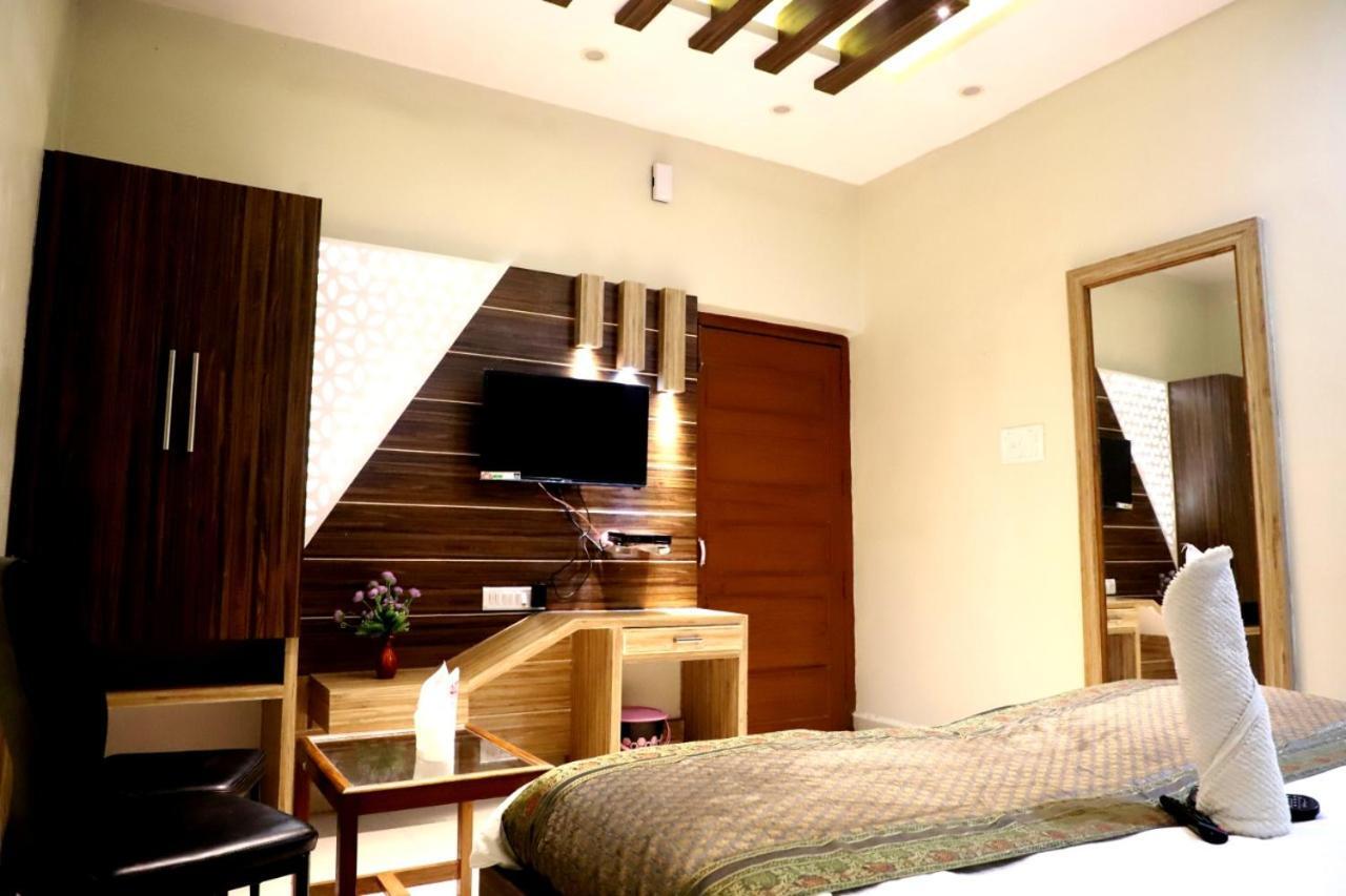 Hotel Santoor Waranasi Zewnętrze zdjęcie