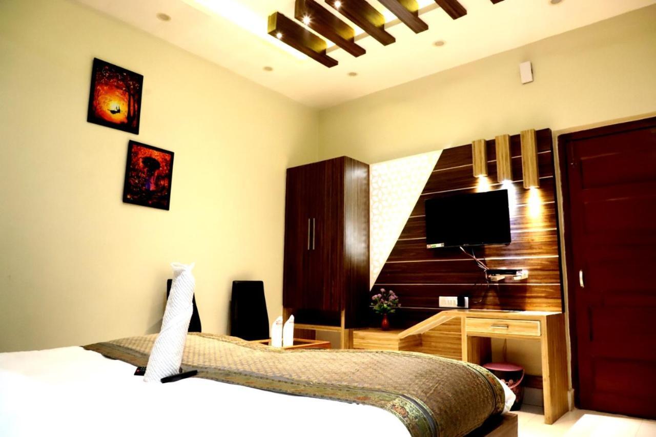 Hotel Santoor Waranasi Zewnętrze zdjęcie