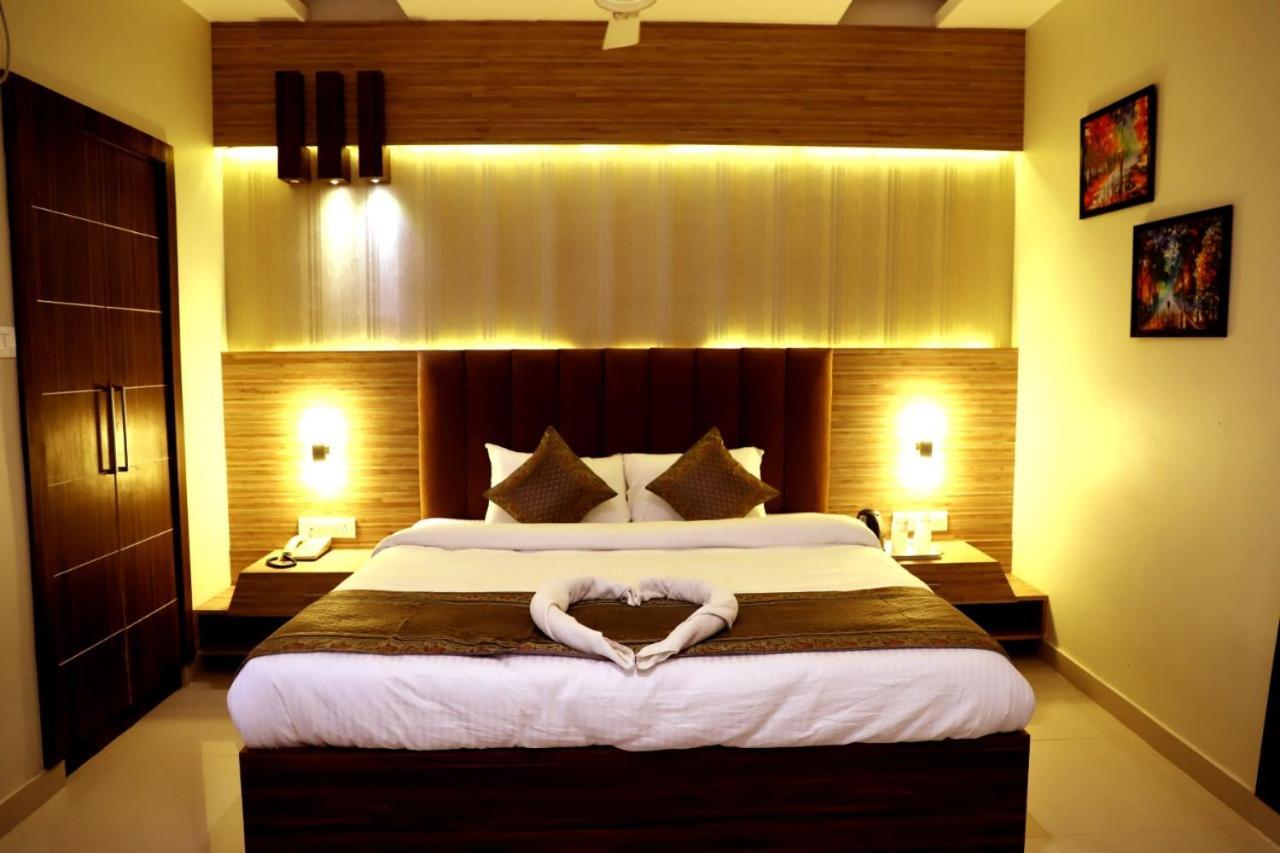 Hotel Santoor Waranasi Zewnętrze zdjęcie