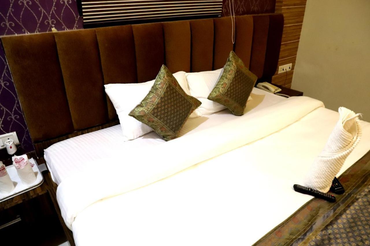 Hotel Santoor Waranasi Zewnętrze zdjęcie